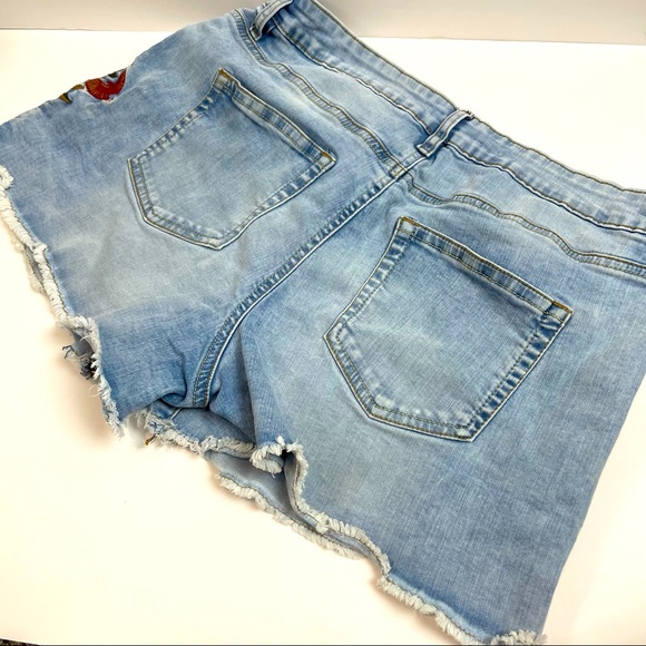 Cut off shorts embroidered flowers faded look great shape! - Picture 3 of 5